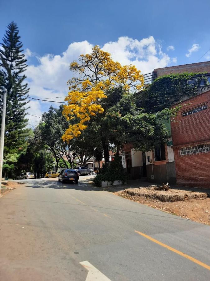 Hostal Casa Las Tias Medellín Exteriér fotografie